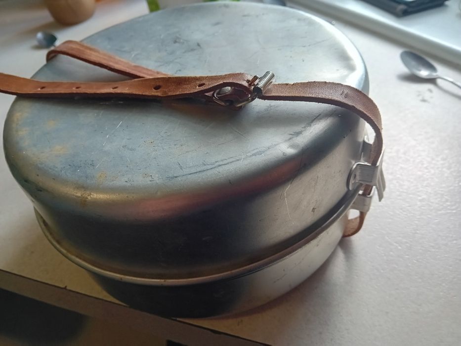 Menażka turystyczna wojskowa