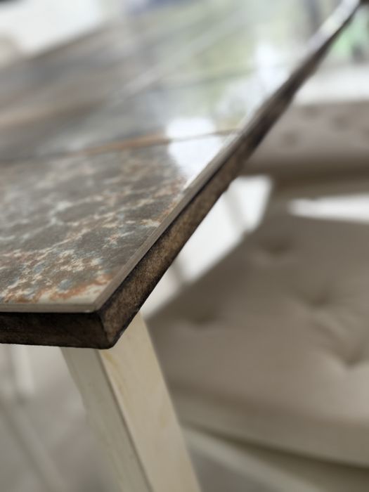 Mesa de jantar e 2 cadeiras