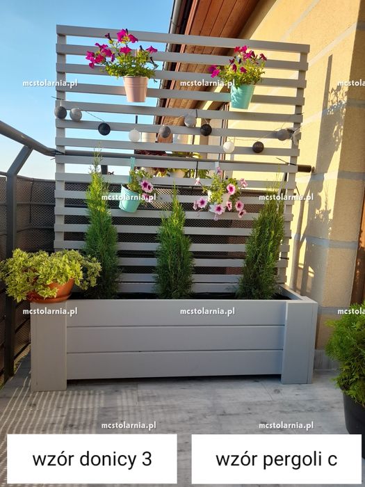 Donica z pergolą płot lamelowy pergola kwietnik