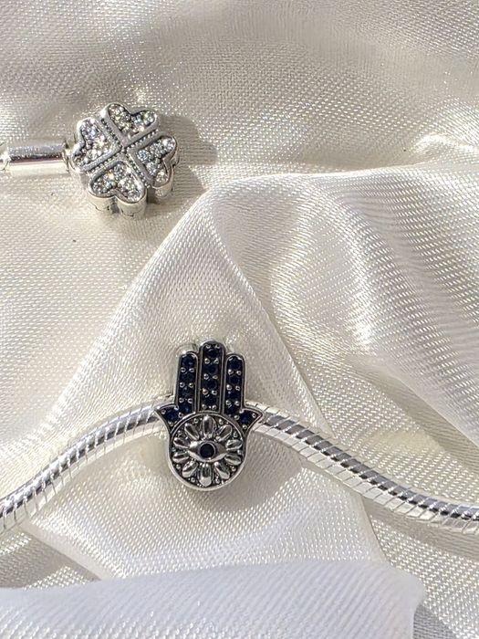 Charms srebrny ręka Fatimy do bransoletki Pandora  S925