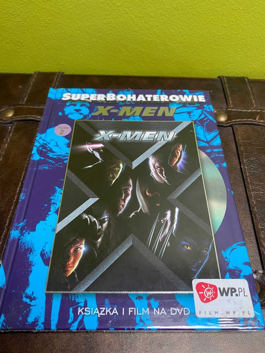 Książki i filmy DVD z serii Super Bohaterowie