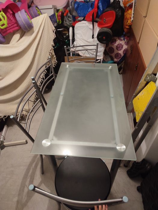Mesa de cozinha em vidro +4 cadeiras