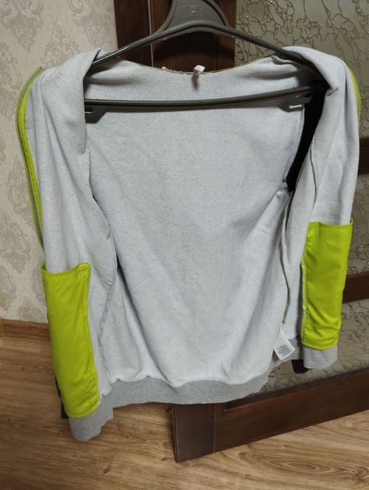 Кофта adidas оригінал в дуже хорошому стані