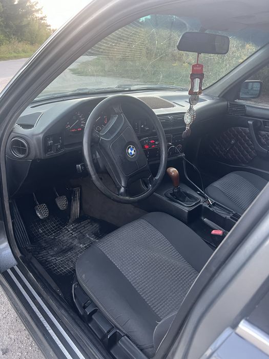 Bmw e34.