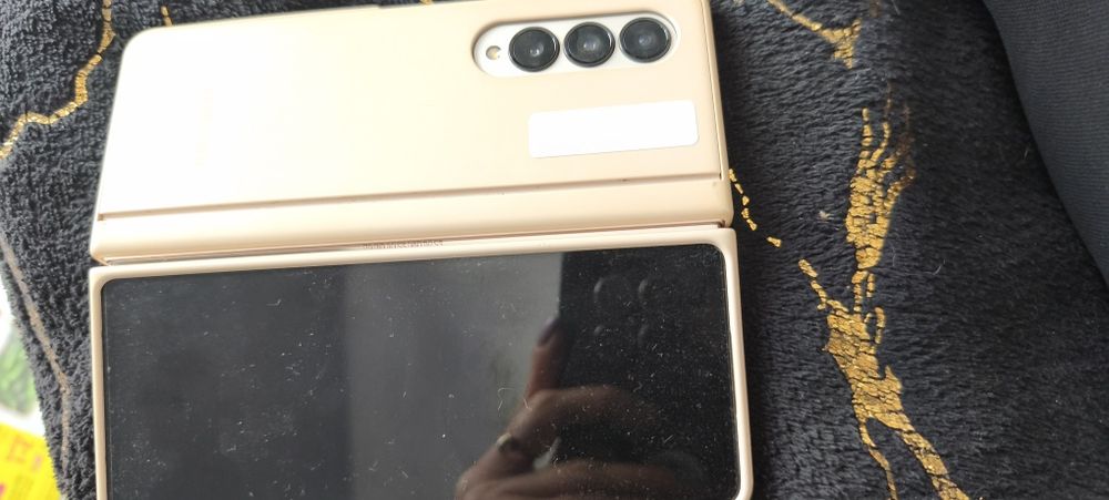 Samsung Galaxy z fold 4