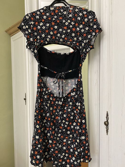 Сукні ( BERSHKA, ZARA, MANGO, Pretty little thing )
