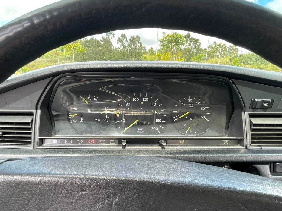 Mercedes 190D  2.5