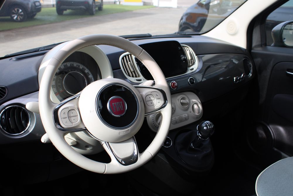 Fiat 500 Cabrio: lindo, confortável, fácil de estacionar, e barato
