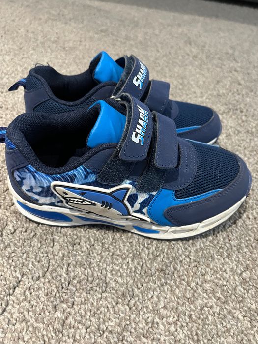 Buty chłopięce świecące rozmiar 30