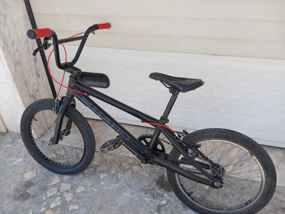 Bicicleta (Bmx) preta