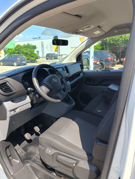 Wynajem bus 9 osobowy