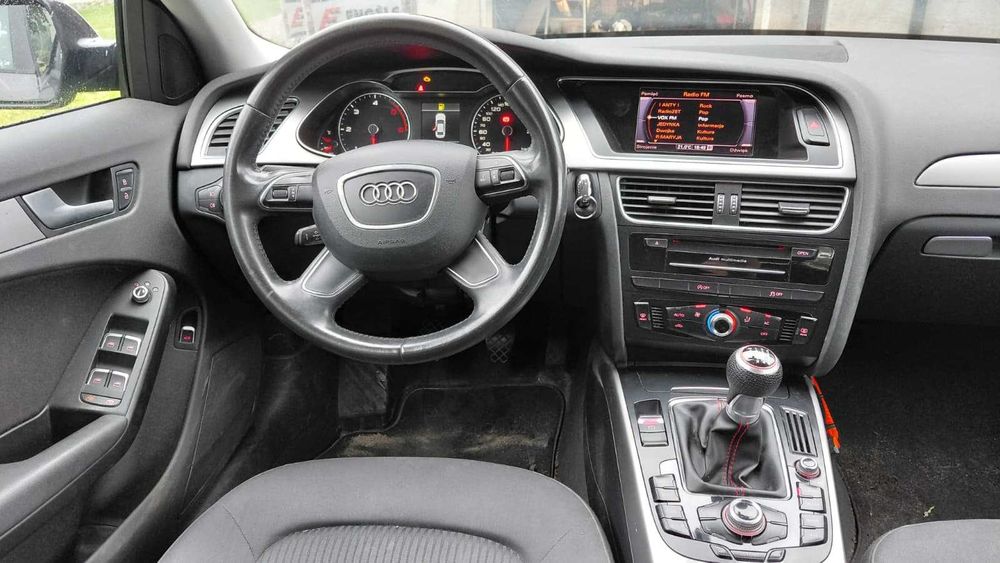 AUDI A4 B8 SEDAN Polift – 2.0 TDI 136 KM