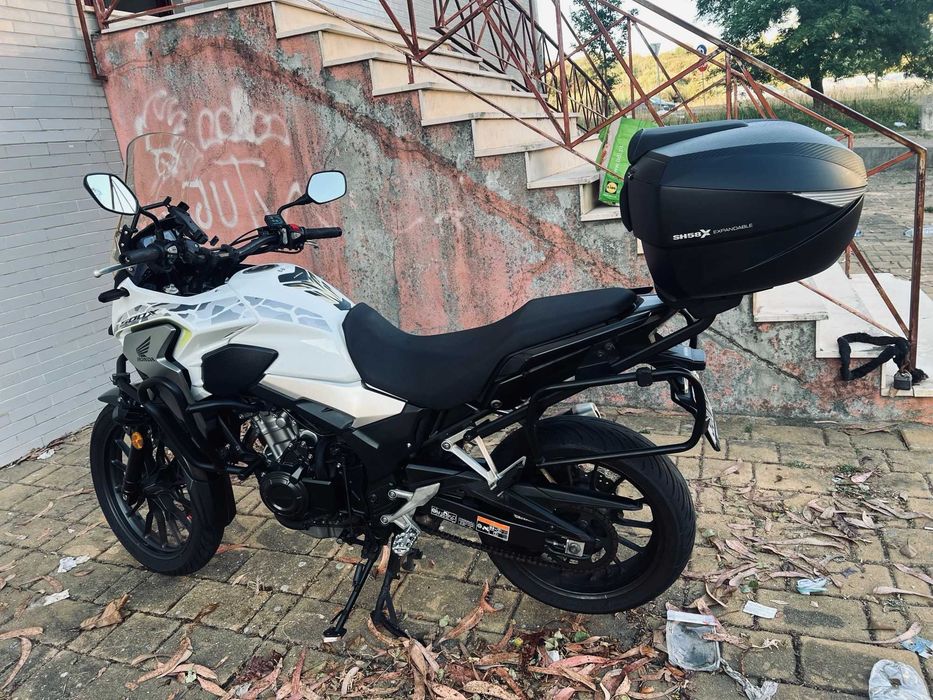 Selling the CB 500 X, the newest model on the market — fully equipped, heated grips, large trunk, LED headlights and fog lights, center stand, large windshield,
