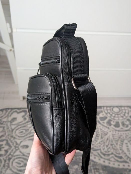 Стильна чоловіча шкіряна сумка з короткою і довгою ручкою