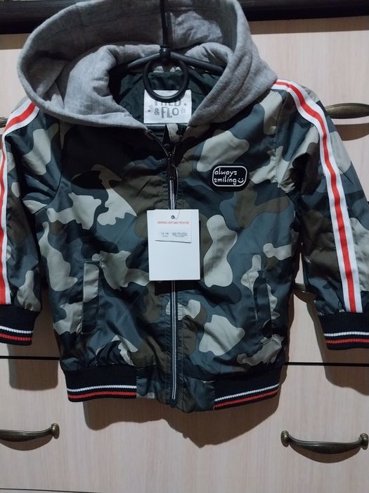 Курточка,ветровка,бомбер