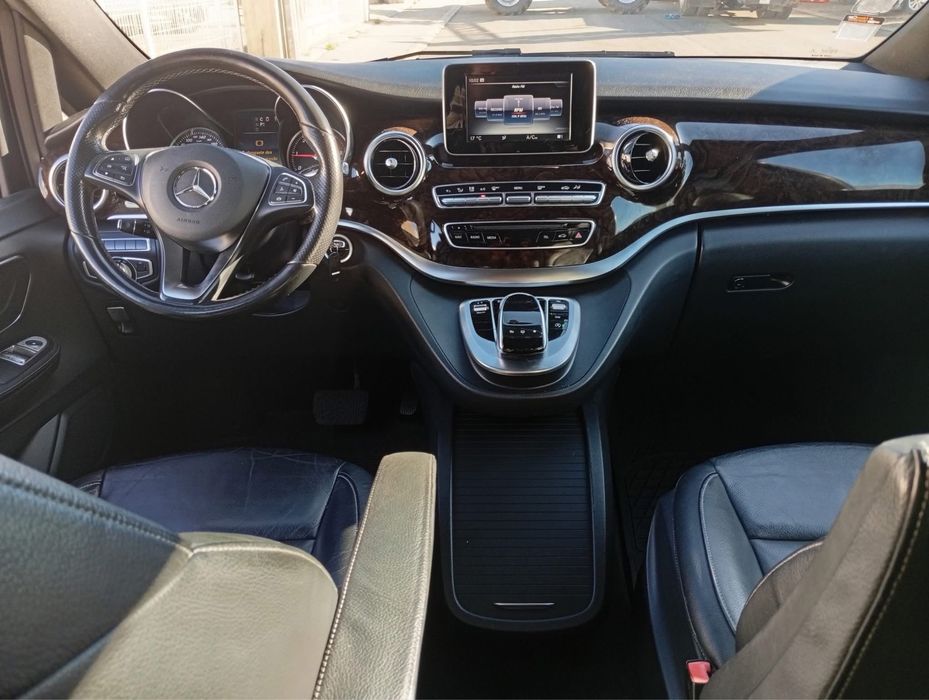 Mercedes-Benz V220 Cdi Longo Avantgarde Aut.