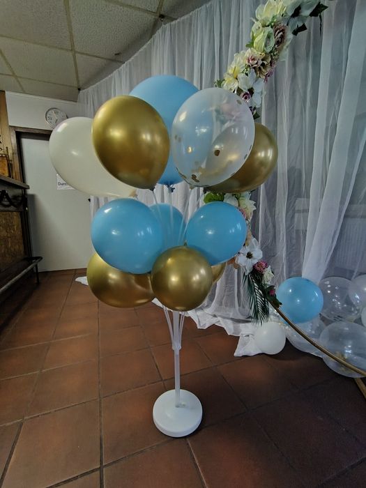 Dwa stojaki na balony