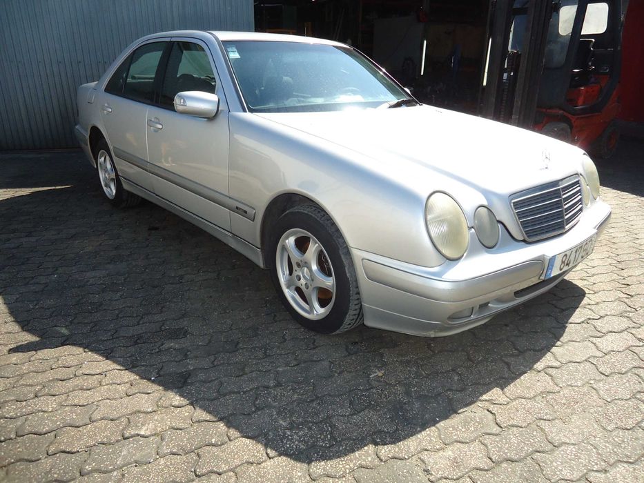Mercedes E 220 cdi 143cv de 2001 só ás peças