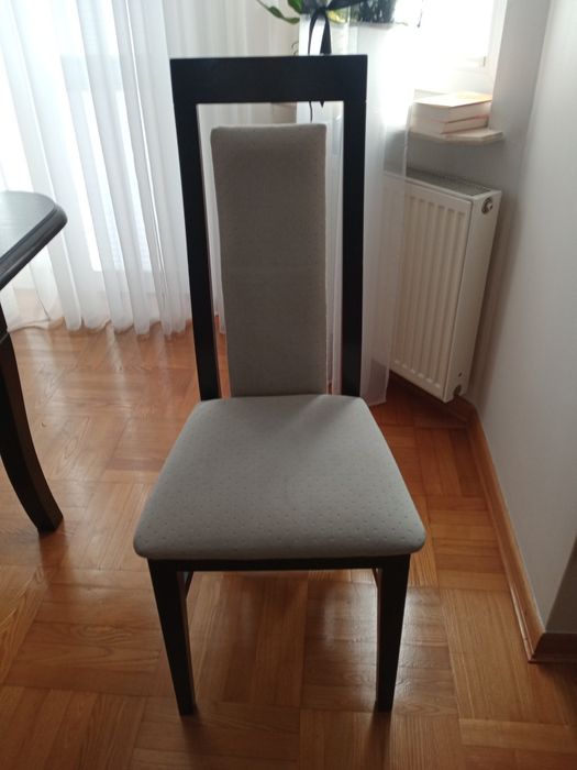 Sprzedam stół rozkładany z krzesłami