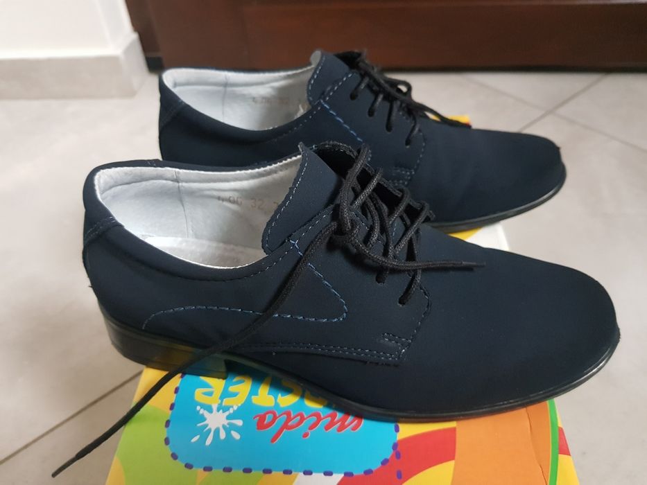 Buty komunijne chłopięce  granatowe rozm 32