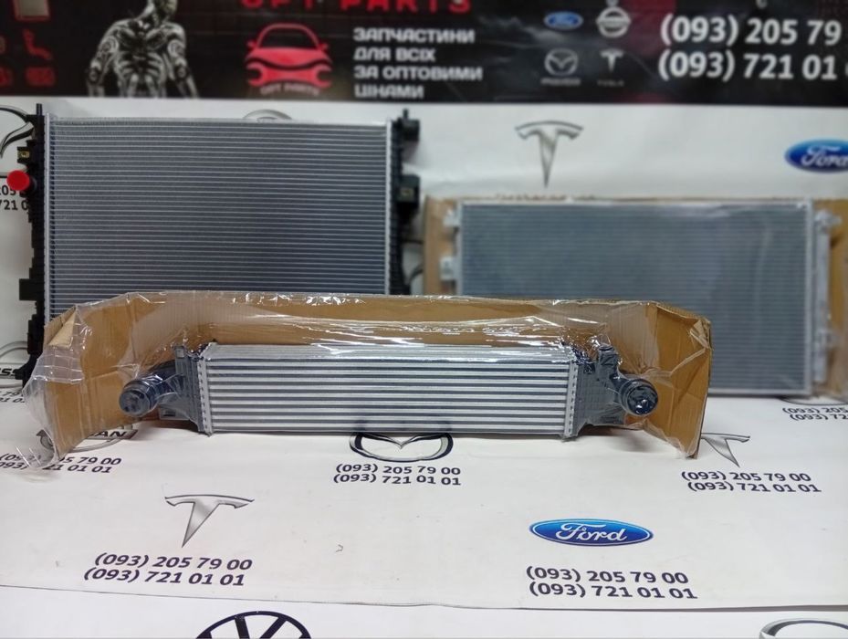 Радиатор FORD ESCAPE mk4 1.5радіатор інтеркуллер ескейп мк4 2021 2022