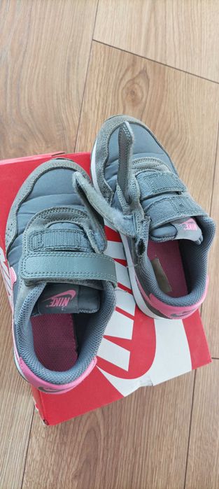 Nike dziewczęce 27.5