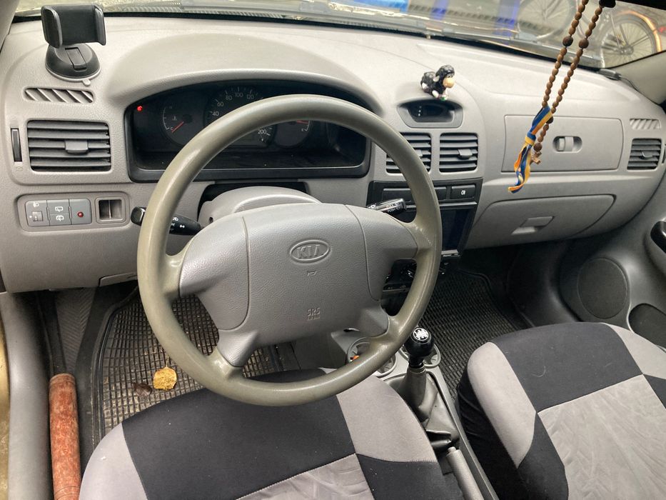 Продам KIA RIA RS в гарному стані 4700