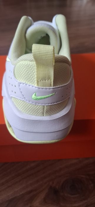 Оригінальні кросівки Nike Zoom Bella 6 Розмір 39