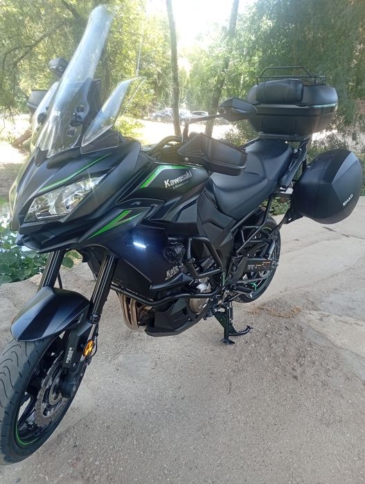 Kawasaki versys 1000 com 20 mil km excelente estado