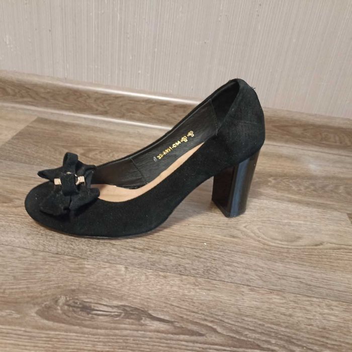 Женские Замшевые Туфли 39 размер