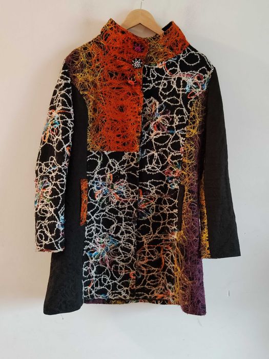 Piękny oryginalny kolorowy płaszcz M