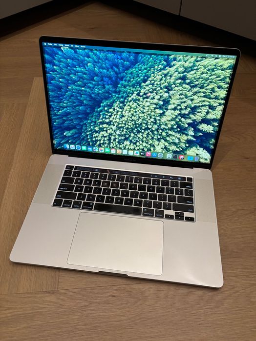 Idealny MacBook Pro 16” 64/1000 GB TOUCH BAR SILVER w idealnym stanie!