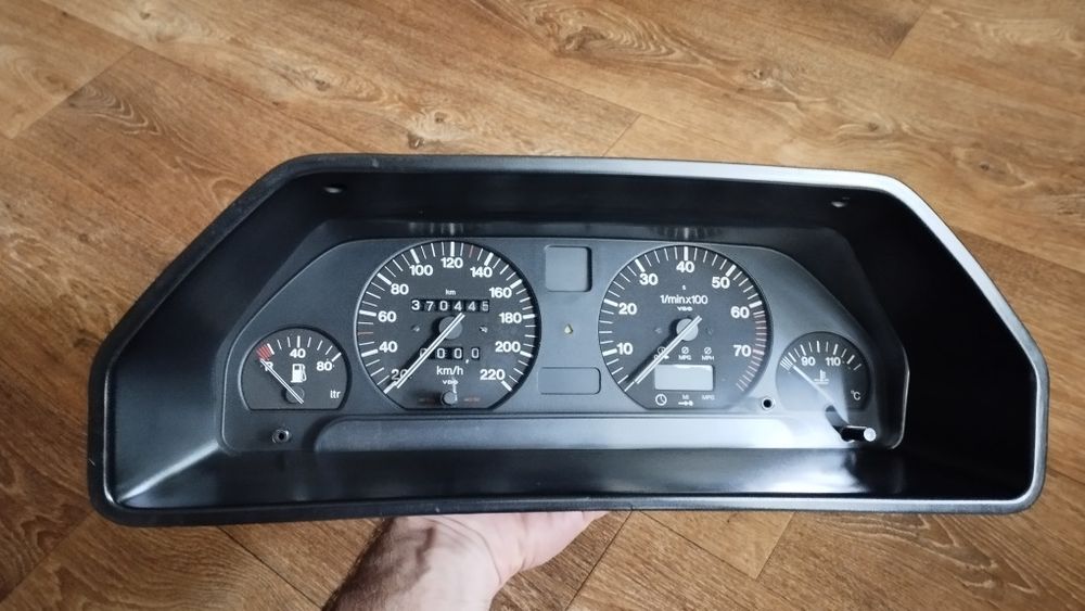 Приборная панель ауди 100с3