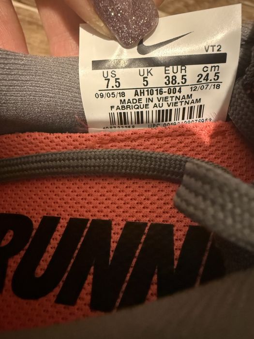 Кросівки жіночі Nike