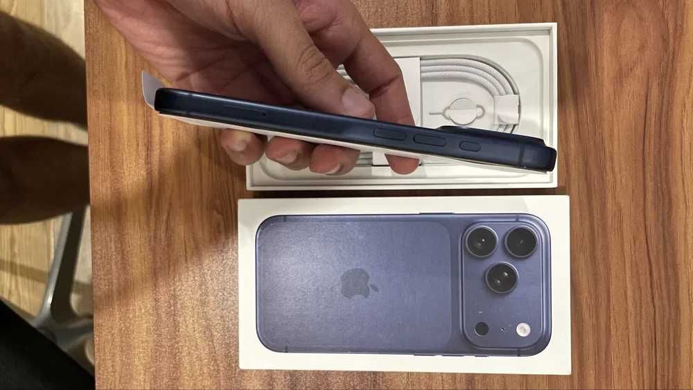 IPhone 17 Pro Max 256GB azul igual a novo