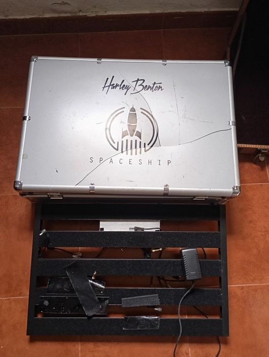 Só vendo o conjunto!Case Spacechip 60Xl + Powerplant iso-12 Pró  (Harley Benton.)