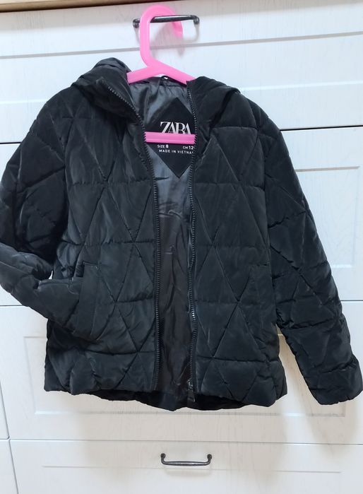 Куртка Zara 128 для дівчинки