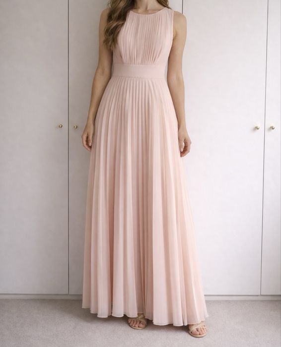 Piękna  okazjonalna sukienka pudrowy róż