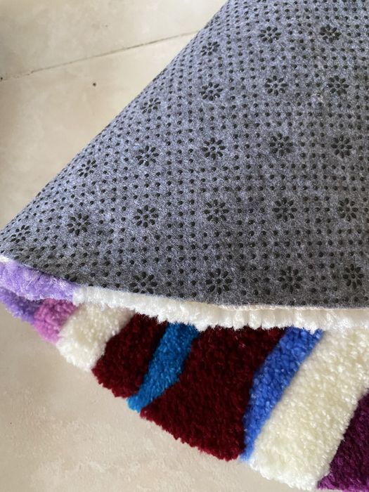 Tapete multicolor feito a mao..Tafting,Rug.