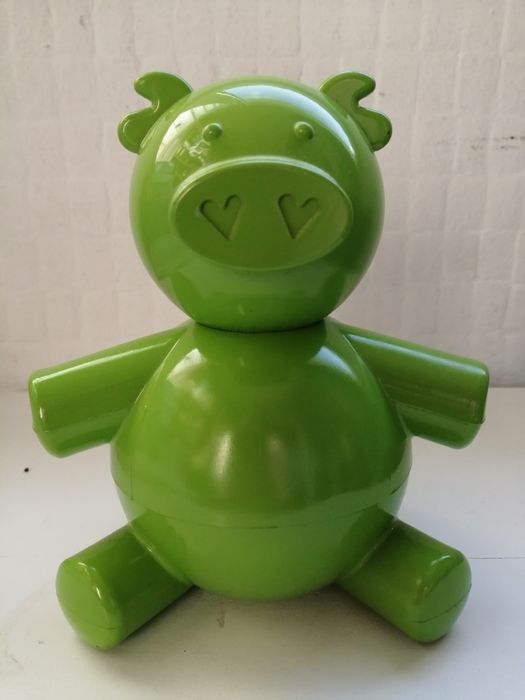 Several Colorful Piggy Banks64740756922369124