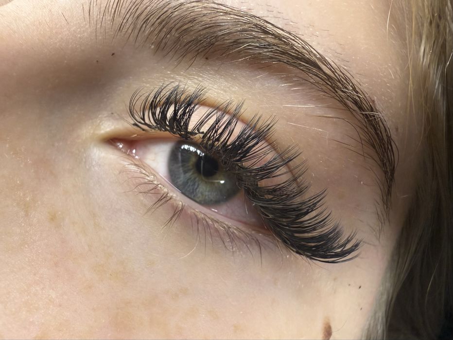 przedłużanie rzęs