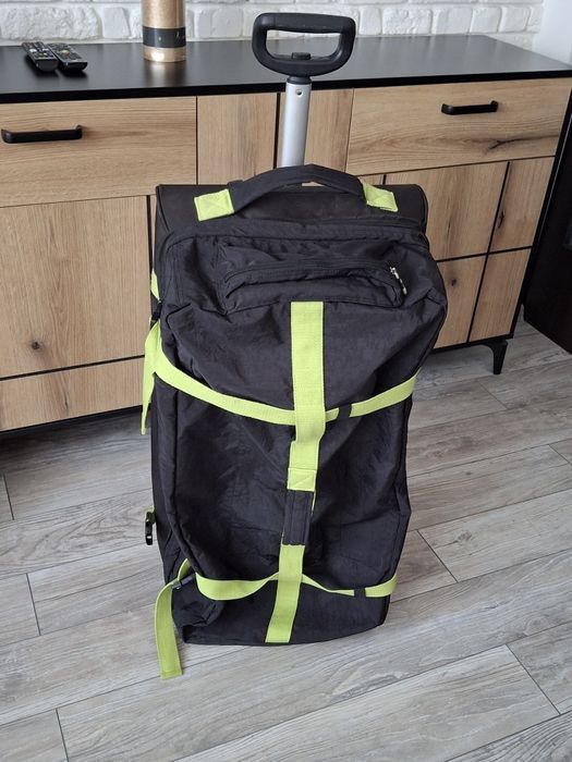 Duża torba podróżna typu walizka