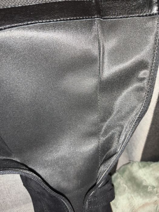 Długie zamszowe kozaki