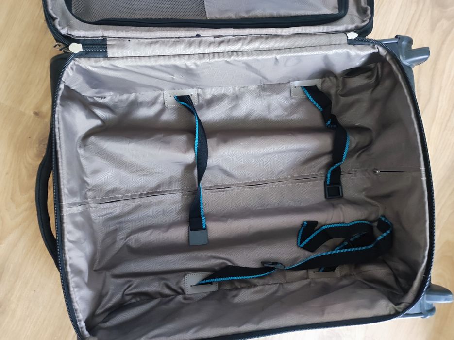 Walizka roncato kabinowa do samolotu używana czarna szara