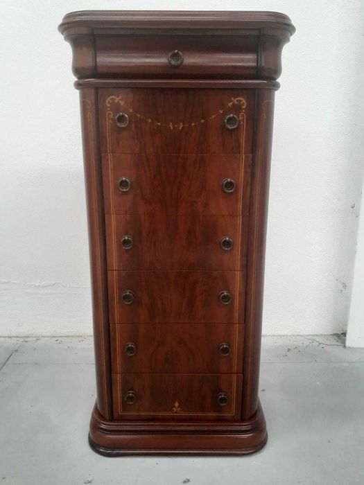 Camiseiro com 7 Gavetas – Madeira Clássica e Elegante