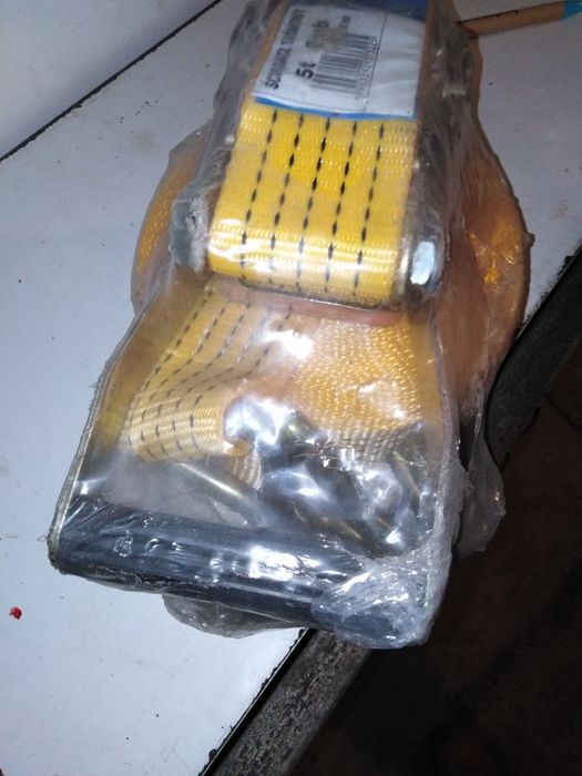 Pas transportowy z napinaczem