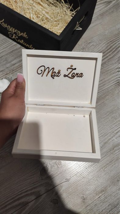 Pudełko na obrączki biało złote