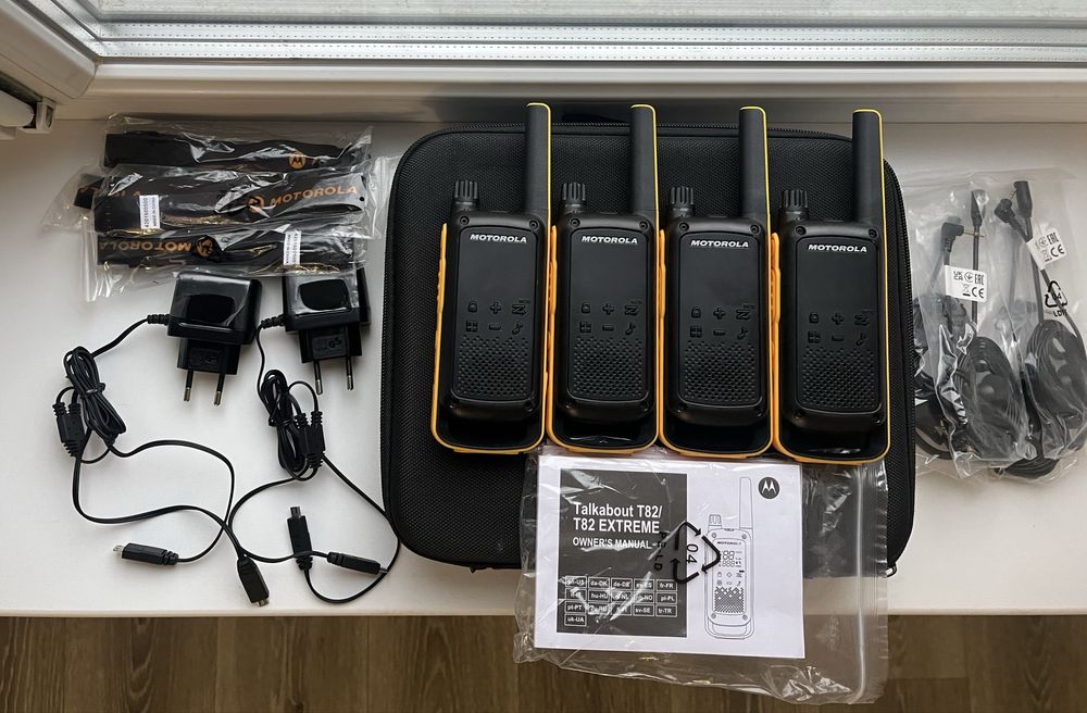 Набір рацій 4шт Motorola T82 EXTREME QUAD 10 KM