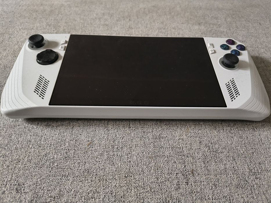 Asus ROG Ally Z1 + akcesoria