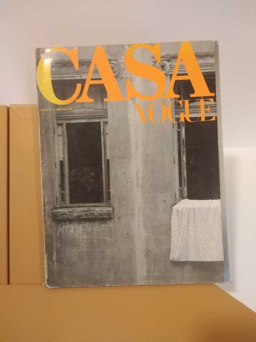 vários revistas de decoração interiores